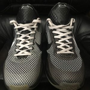 Nike Kobe X 10 EM XDR Panda Black White 2016 SZ 10